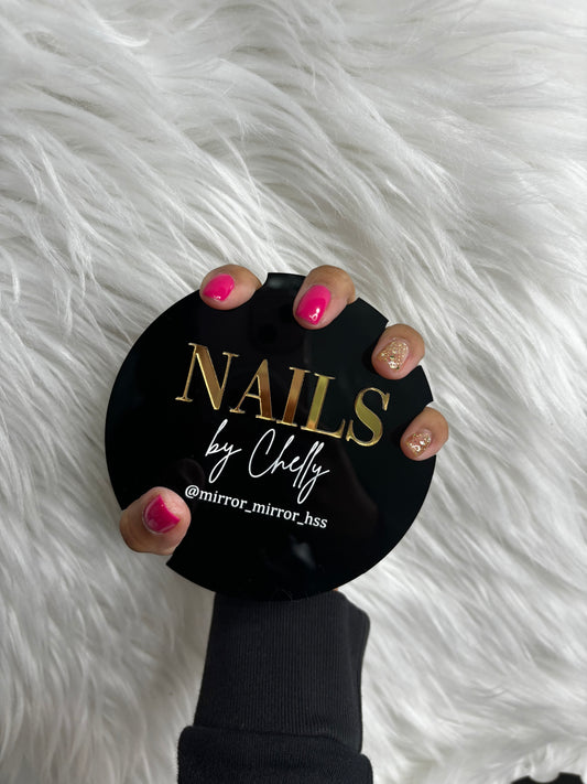 Nailfie prop